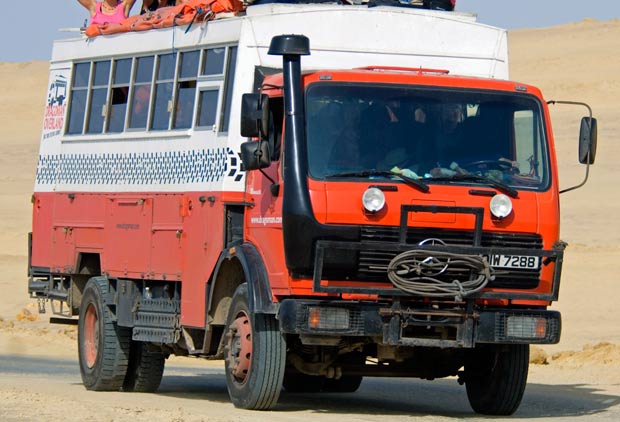 Diez carreras más peligrosas en 2013, según los medios británicos: 9. Camioneros de China y Africa