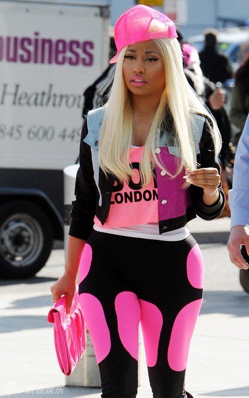 El modelo ruso Pete se disfraza como Nicki Minaj