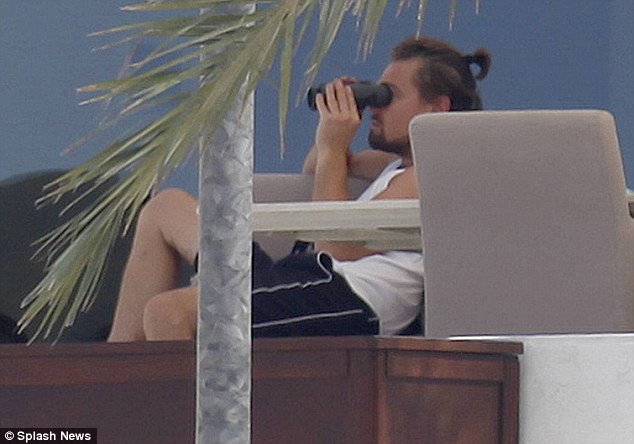 Revelan nuevas fotos de Leonardo DiCaprio y su novia joven Toni Garrn en vacaciones