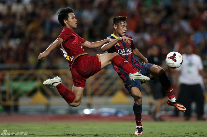 1-7: El espectáculo de Messi y Neymar en el partido Barça - Tailandia 8