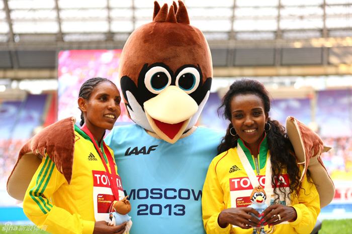 Las chicas guapas en el campo del Campeonato Mundial de Atletismo 2013 11