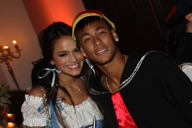 Revelan fotos de la actriz brasileña Bruna Marquezina,novia de Neymar 9