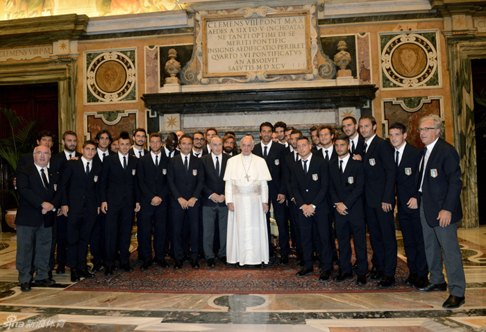 El Papa recibió a las selecciones de fútbol de Argentina e Italia 2