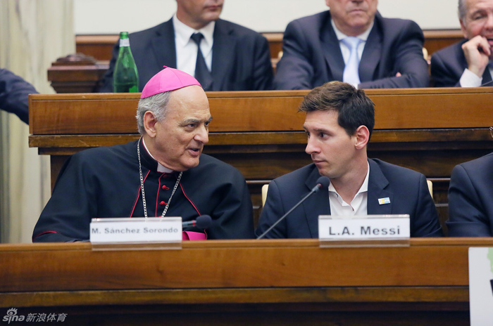 El Papa recibió a las selecciones de fútbol de Argentina e Italia 15