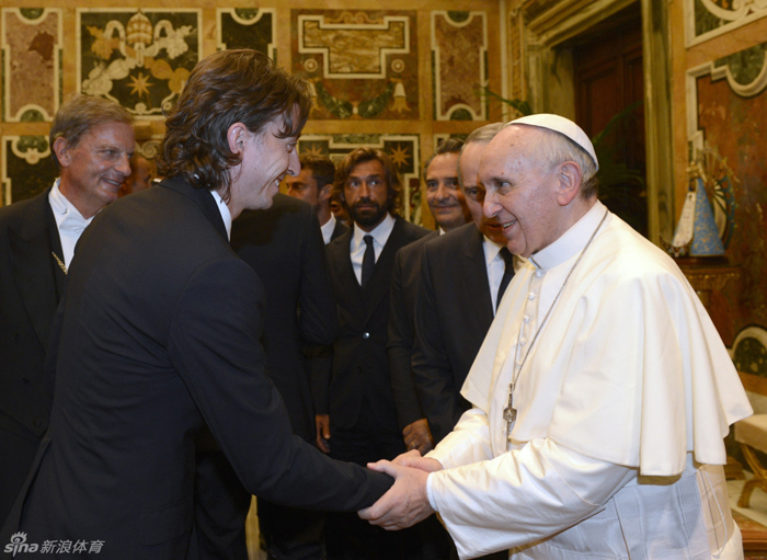 El Papa recibió a las selecciones de fútbol de Argentina e Italia 7