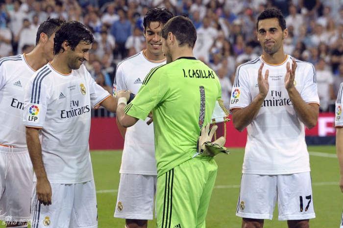 Raúl recibió un en el Bernabéu un homenaje tres años después de su despedida 6