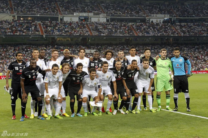 Raúl recibió un en el Bernabéu un homenaje tres años después de su despedida 22