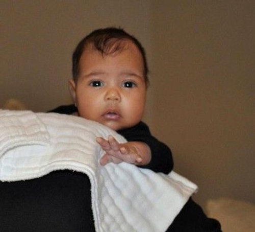 Revelan la primera foto de la hija de Kim Kardashian