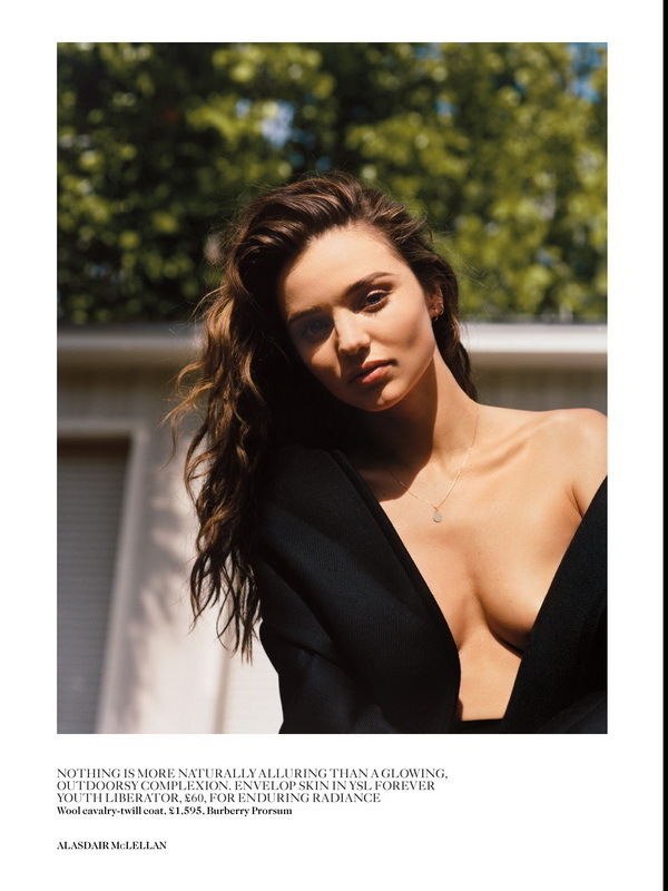 La sexy mamá supermodel Miranda Kerr posa desnuda para VOGUE Inglaterra 7