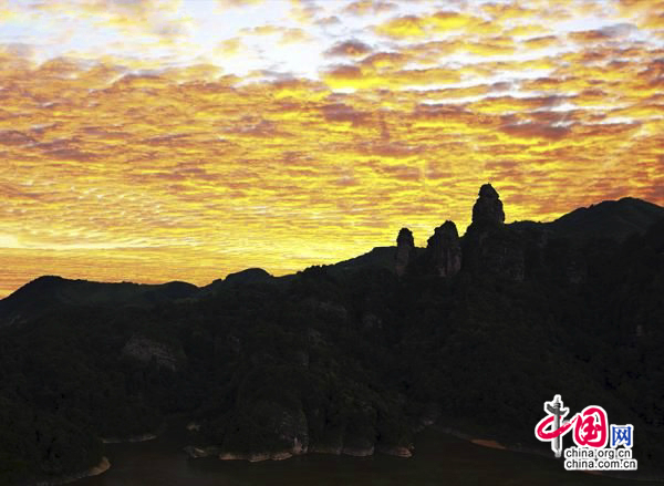 Taining, el lugar fascinante de nubes arreboladas de China4
