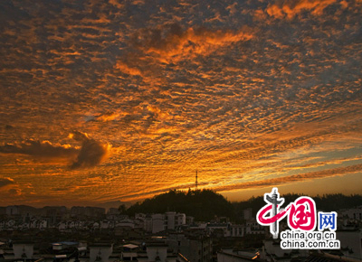 Taining, el lugar fascinante de nubes arreboladas de China10