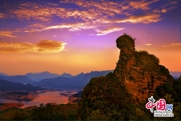 Taining, el lugar fascinante de nubes arreboladas de China24