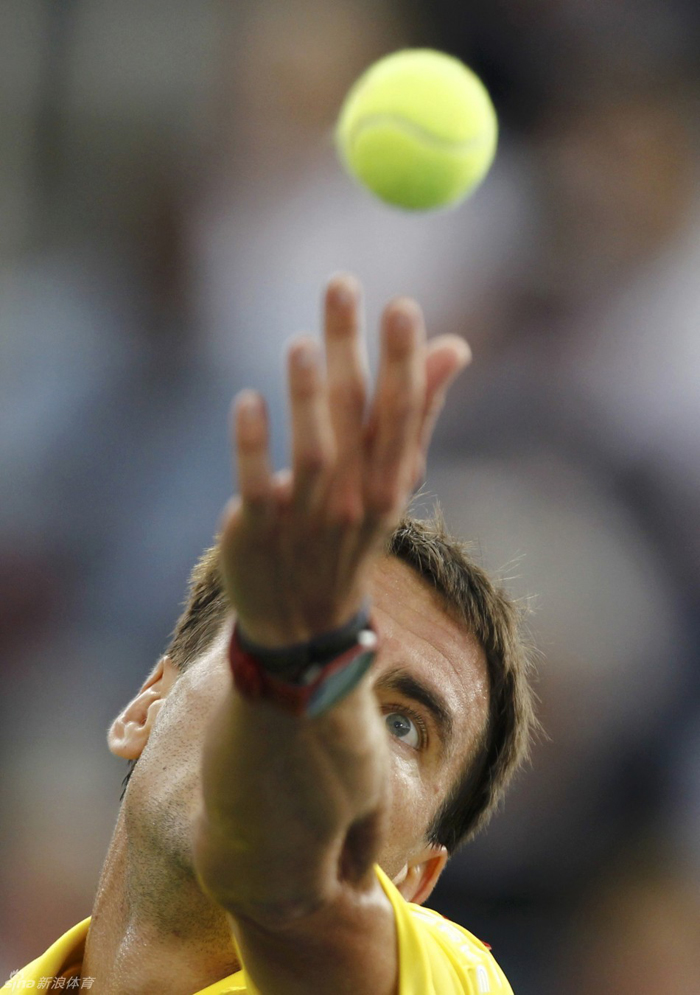 Tommy Robredo entierra a Federer 3