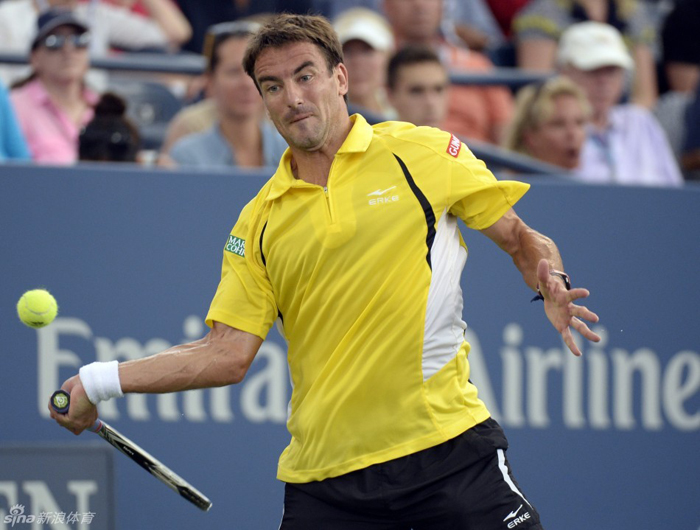 Tommy Robredo entierra a Federer 6