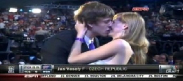 Jan Vesely y su novia