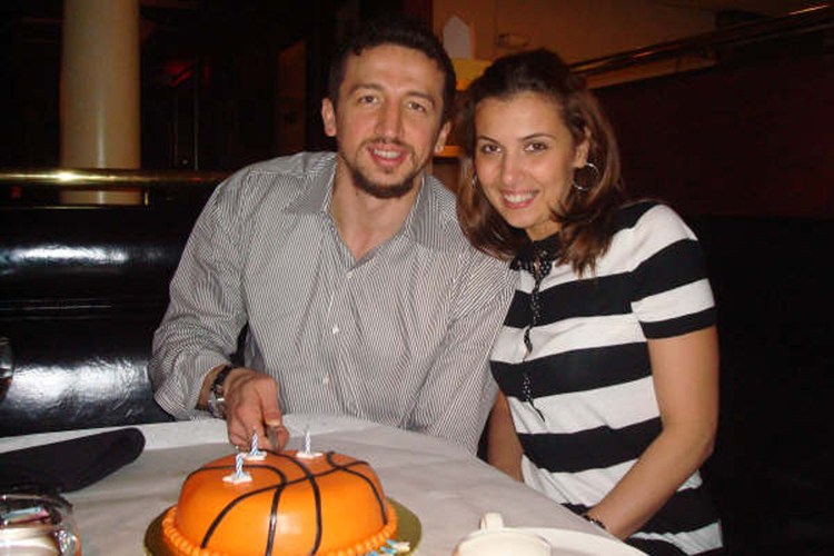 Hedo Turkoglu y su esposa