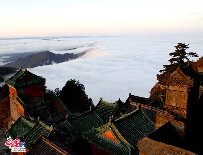 La Montaña Wudang extiende su encanto más deslumbrante en otoño4