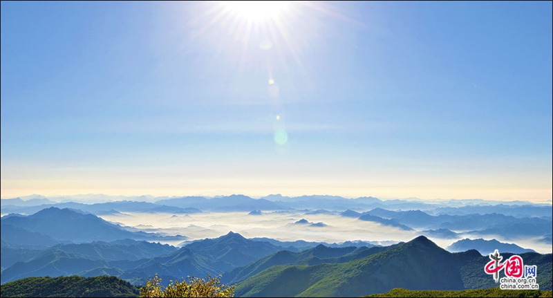 Hermoso paisaje otoñal de la montaña Wuling 5