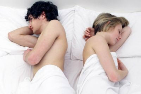 5. “Menos mal que no recuerdo nada.” (Sincera de verdad, pronunciada con profundo alivio, casi con ganas de abrazarle del alivio)