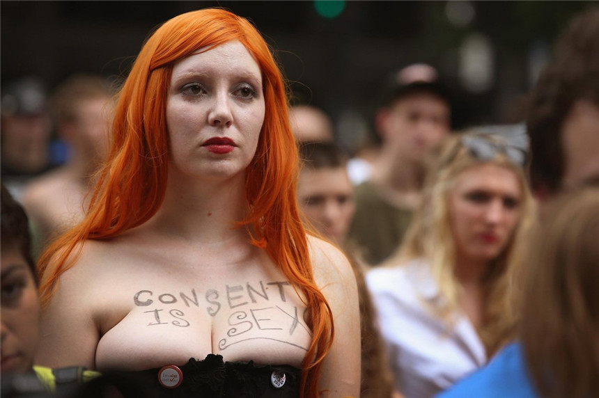 SlutWalk 2013: las mujeres desnudas protestan en contra del abuso sexual en Chicago, EE.UU.