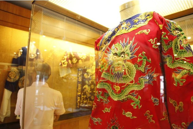 Exhibición de vestuarios de la ópera china en Shanghai2