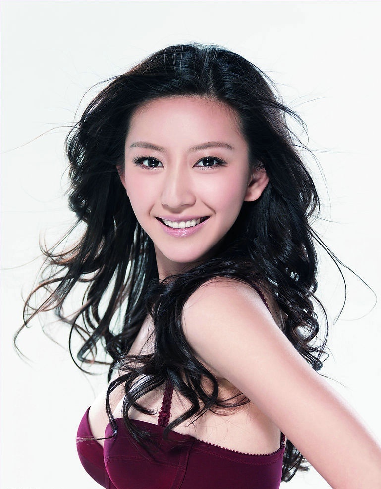 la sexy model china tang yifei posa desnuda