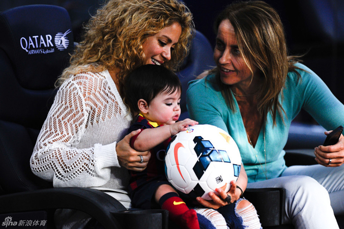 Shakira lleva a Milán al Cam Nou para apoyar a Piqué 4