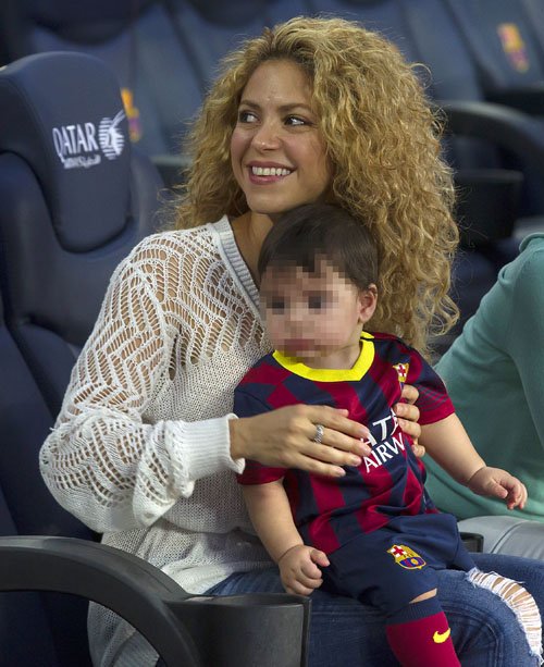 Shakira lleva a Milán al Cam Nou para apoyar a Piqué 8