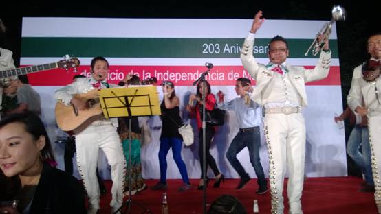 ¡Viva México señores! Celebran Independencia mexicana en China 15