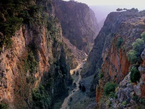 2Las misteriosas topografías en nuestra Tierra