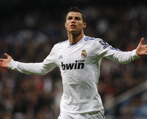 Top 1. Cristiano Ronaldo Salario: 17 millones EUR