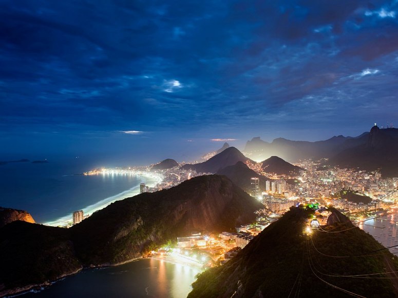 Panoramas impresionantes de las ciudades bajo la noche: Río Janeiro