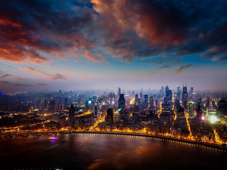 Panoramas impresionantes de las ciudades bajo la noche: Shanghai