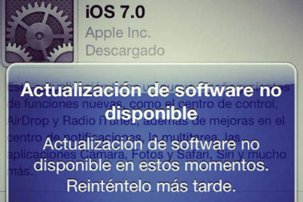 Usuarios molestos con las múltiples fallas de iOS 7
