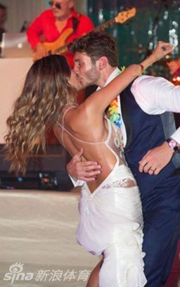 La sexy diosa de la liga italiana Belen Rodriguez contrae matrimonio con Stefano De Martino 8