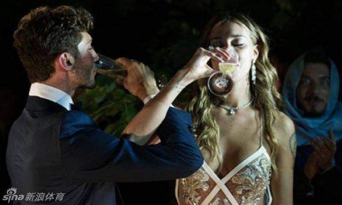 La sexy diosa de la liga italiana Belen Rodriguez contrae matrimonio con Stefano De Martino 12