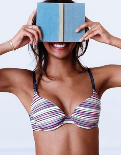 La morena Gracie Carvalho muestra su sensualidad para Victoria&apos;s Secret