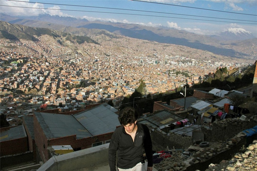 Dos chicos estadounidenses viajan por 13 países dentro de seis meses con poco dinero