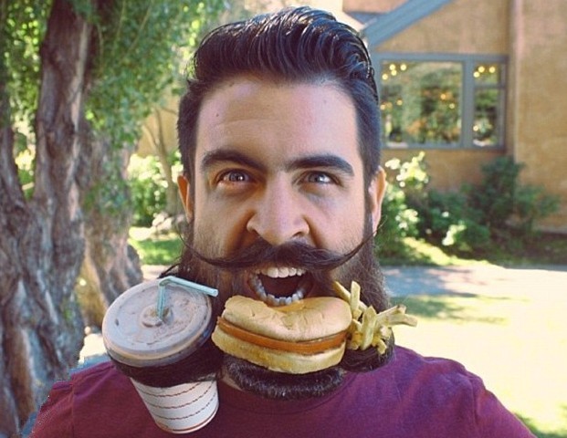  Isaiah Webb, el hombre con la barba más increíble de Internet 4