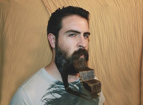  Isaiah Webb, el hombre con la barba más increíble de Internet 7
