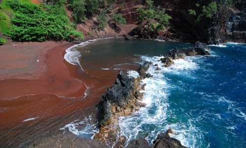 10 playas multicolores alrededor del mundo