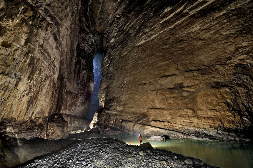 Se descubren cuevas gigantes en Chongqing, China por los exploradores estadounidenses