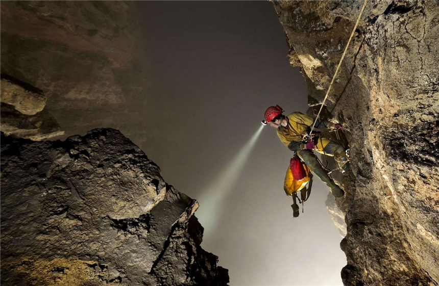 Se descubren cuevas gigantes en Chongqing, China por los exploradores estadounidenses