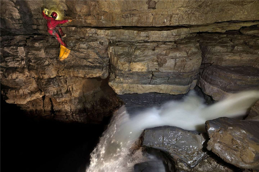 Se descubren cuevas gigantes en Chongqing, China por los exploradores estadounidenses