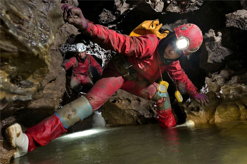 Se descubren cuevas gigantes en Chongqing, China por los exploradores estadounidenses