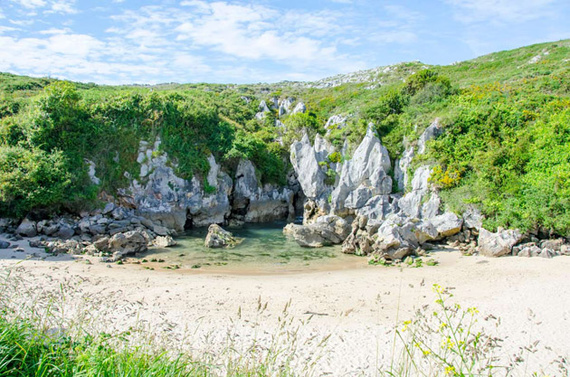 Playa de Gulpiyuri