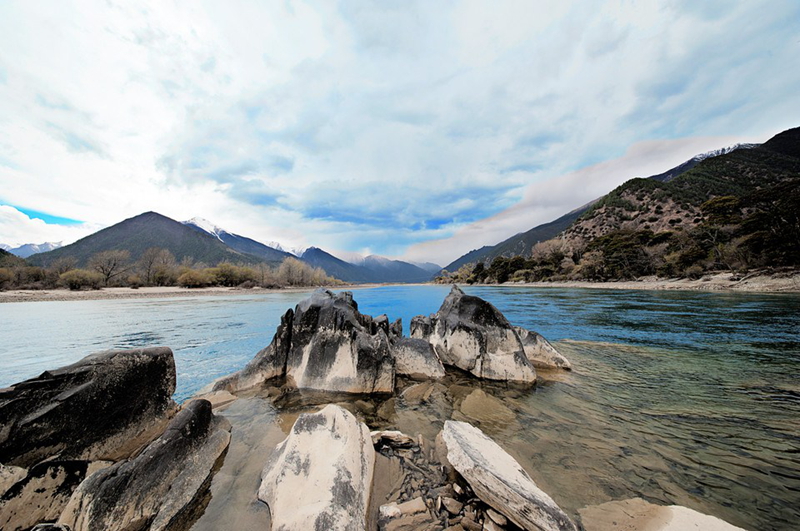 Paisajes impresionantes de otoño de Tíbet