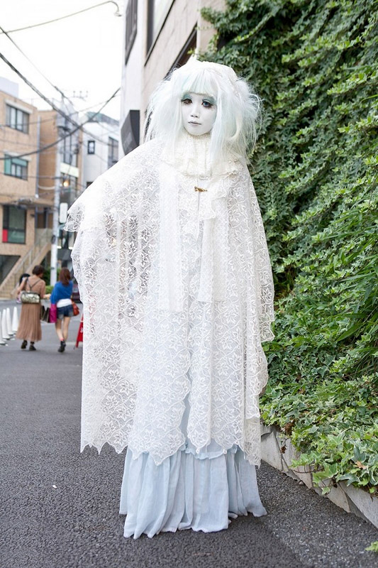 Grotesca moda de la calle de las chicas japonesas 