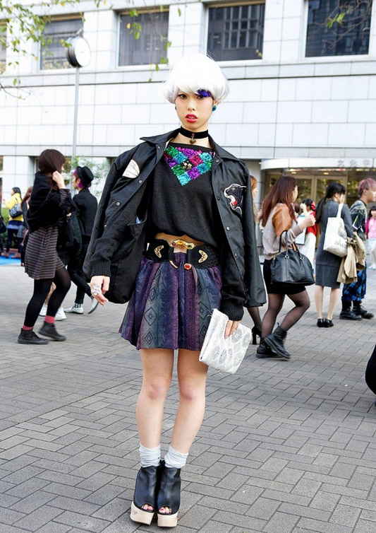 Grotesca moda de la calle de las chicas japonesas 