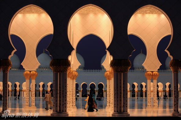Visitas hermosas de la Mezquita Sheikh Zayed de Emiratos Árabes Unidos 3